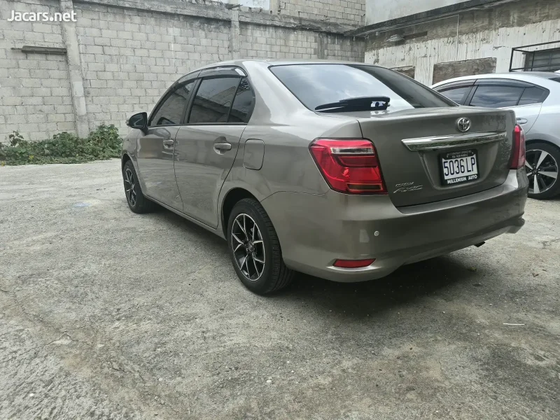 toyota-axio-15l-2020-small-1