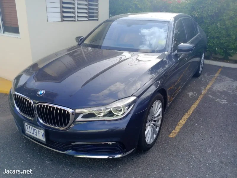 bmw-7-series-740li-30l-2016-small-2